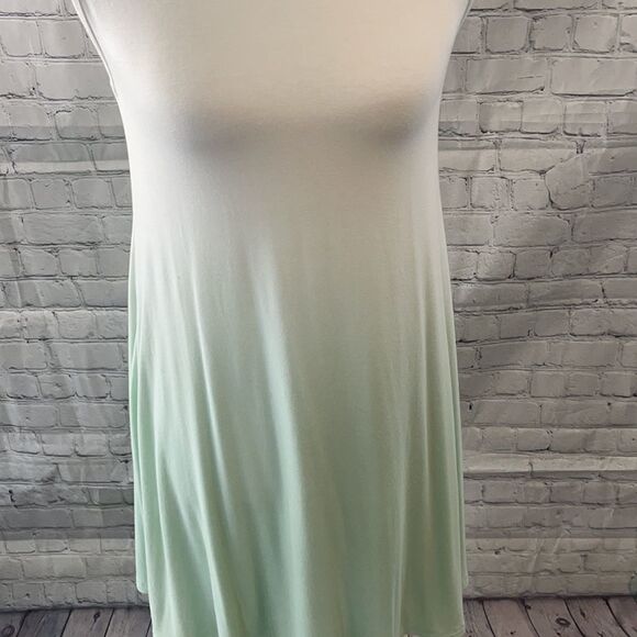 🍃 Alpha Green Ombre Dress from Francesca’s - Size Small - Picture 2 of 4